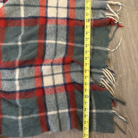 Vintage Wool Plaid Cutter Blanket 41x51 Green Red Tartan RL Christmas Style - Picture 4 of 7